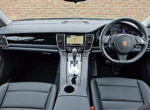 Porsche Panamera Diesel 7