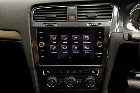 Volkswagen Golf E-GOLF 17