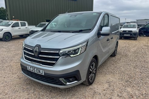Renault Trafic SWB L1H1 Low Roof Sport LL31 Air Con Alloys Sensors Cam EURO 6