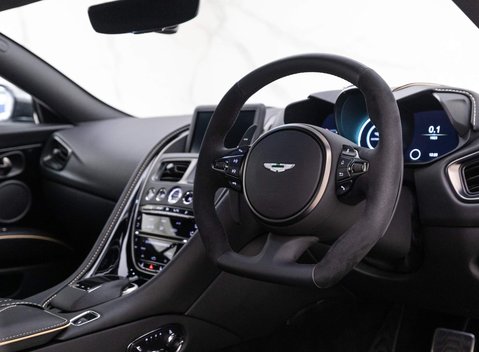 Aston Martin DBS Superleggera 8