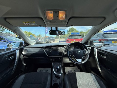 Toyota Auris 1.8 VVT-h Excel Touring Sports CVT Euro 5 (s/s) 5dr 40