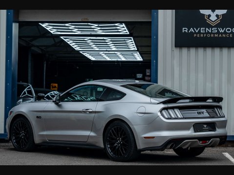 Ford Mustang 5.0 Mustang GT 2dr 2
