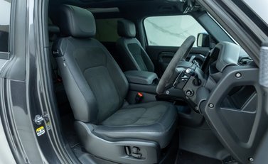 Land Rover Defender 90 V8 CARPATHIAN EDITION 14