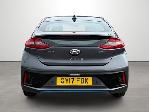 Hyundai IONIQ PREMIUM MHEV 8