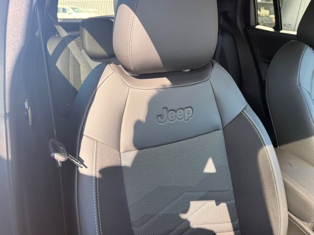 Jeep Avenger SUMMIT 18