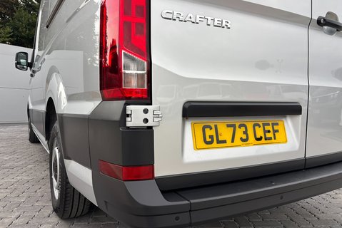 Volkswagen Crafter CR35 177 ps Tdi L2 H2 Trendline DSG Panel Van 23