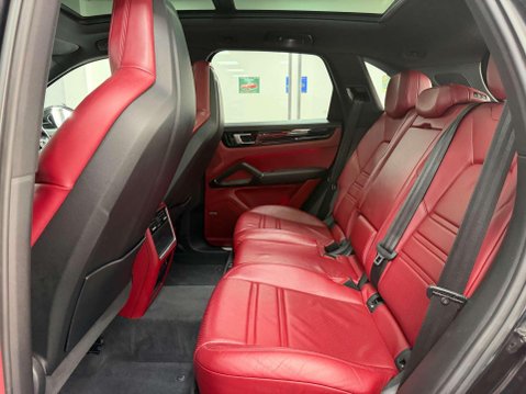 Porsche Cayenne 2.9T V6 S SUV 5dr Petrol TiptronicS 4WD Euro 6 (s/s) (440 ps) 44