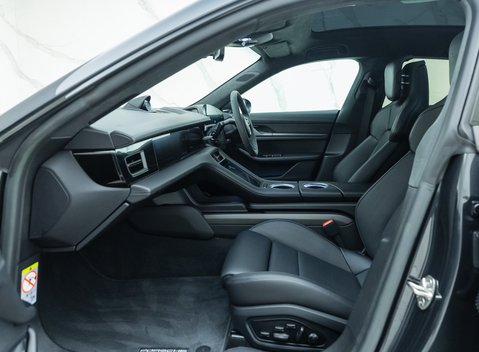 Porsche Taycan Turbo S Sport Turismo 17