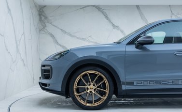 Porsche Cayenne TURBO GT 40