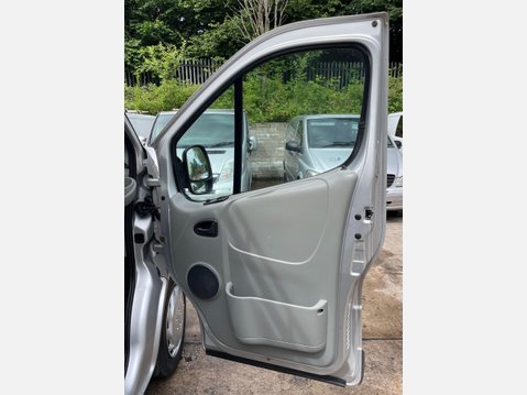 Renault Trafic 2.0 TD dCi SL27 Panel Van 4dr Diesel Manual L1 H1 (214 g/km, 90 bhp) 21