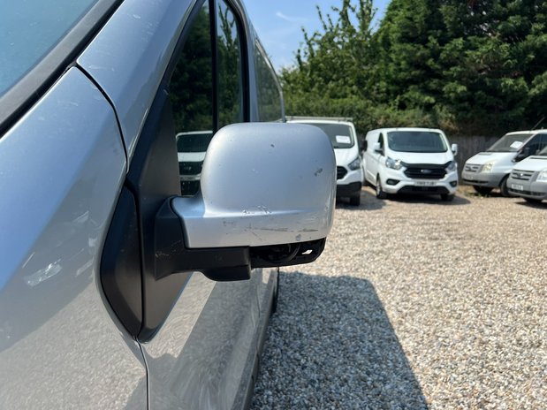Renault Trafic Crew Cab (SOLD) SWB L1H1 Sport SL28 Air Con Alloys Sensors Tow Bar EURO 6 N 20
