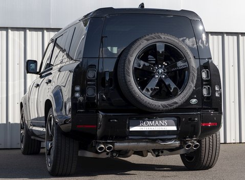 Land Rover Defender 110 V8 3