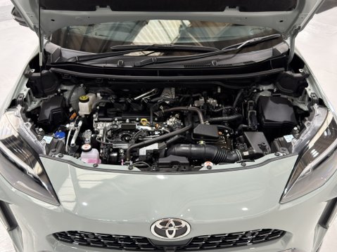 Toyota Yaris Cross PREMIERE EDITION 17