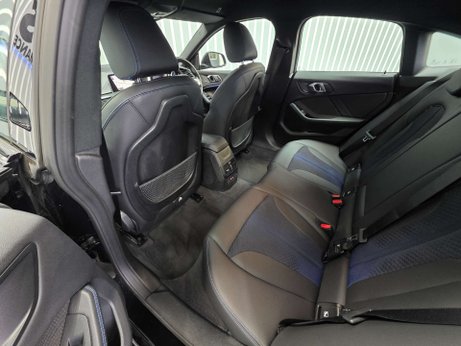 BMW 2 Series 2.0 220d M Sport Saloon 4dr Diesel Auto Euro 6 (s/s) (190 ps) 18