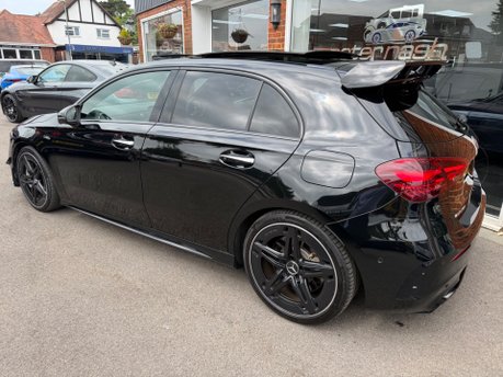Mercedes-Benz A Class AMG A 35 4MATIC PREMIUM PLUS MHEV 14