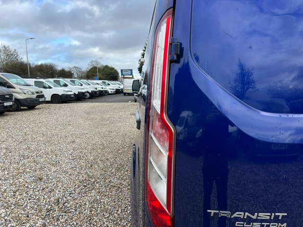 Ford Transit Custom LWB L2H1 290 Limited Air Con Cruise EURO 6 NO VAT 24