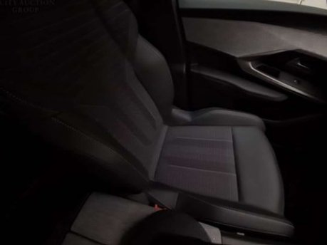 Land Rover Range Rover Velar 3.0 Range Rover Velar R-Dynamic HSE D300 Auto 4WD 5dr 13