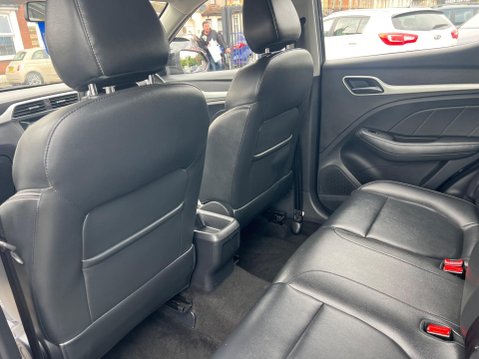 MG ZS 1.0 T-GDI Exclusive Auto Euro 6 5dr 27
