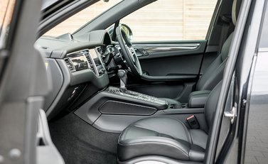Porsche Macan GTS 16