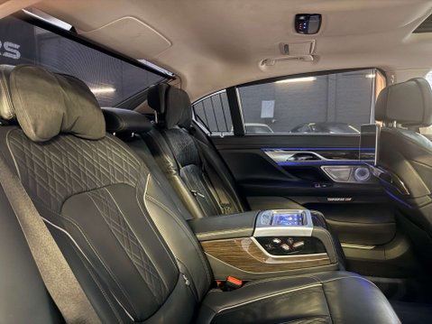 BMW 7 Series 3.0 740ld xDrive Exclusive Auto 4WD 4dr 64