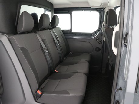 Renault Trafic LL30 Blue dCi 130 Advance Crew Van 13