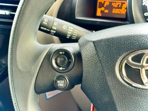 Toyota Iq 1.0 VVT-i Hatchback 3dr Petrol Multidrive Euro 5 (68 ps) 16