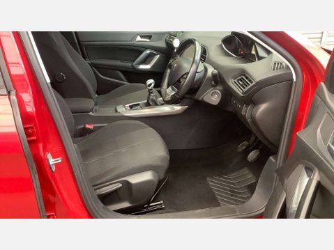 Peugeot 308 1.6 308 Active SW HDi Blue S/S 5dr 11