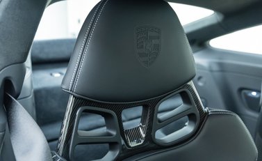 Porsche 911 GT3 Touring (992) 13