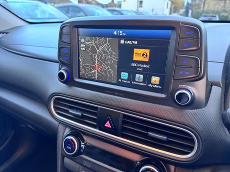 Hyundai KONA PREMIUM SE 12