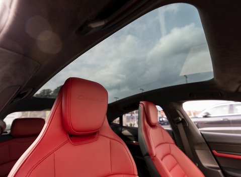 Porsche Taycan Turbo S 14