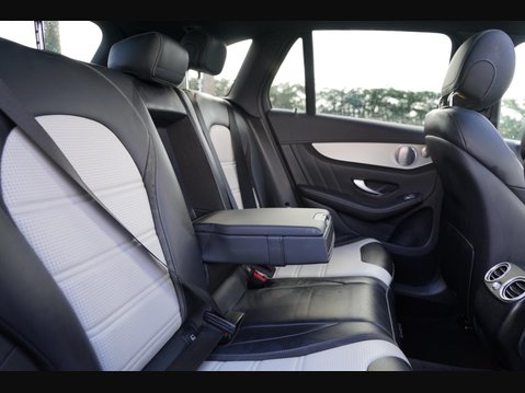 Mercedes-Benz GLC 4.0 GLC63 V8 BiTurbo AMG (Premium) SpdS MCT 4MATIC+ Euro 6 (s/s) 5dr 23