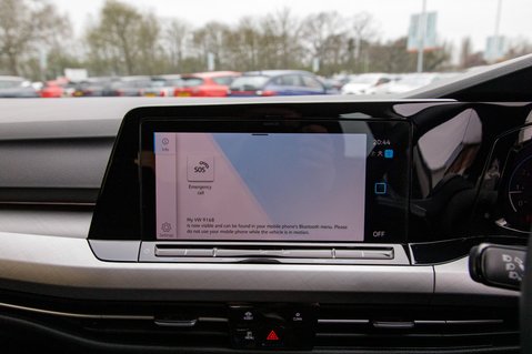 Volkswagen Golf LIFE TSI 27