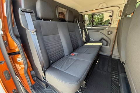 Ford Transit Custom 320 LIMITED ECOBLUE DOUBLE CAB - 6 SEATER -REVERSE CAMERA -APPLE CAR PLAY 7