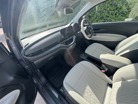 Fiat 500e La Prima 42kWh Hatchback 3dr Electric Auto (118 ps) 12
