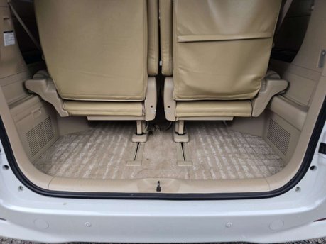 Toyota Alphard Auto+Hybrid+Ulez+7Seats 35