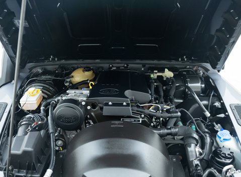 Land Rover Defender 90 Adventure 34