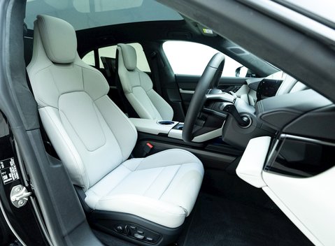 Porsche Taycan Turbo S Cross Turismo 10