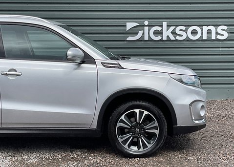 Suzuki Vitara SZ5 BOOSTERJET MHEV 3