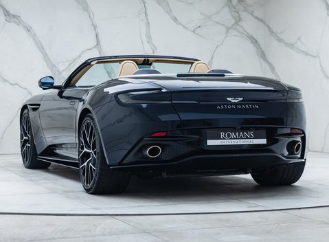 Aston Martin DB12 Volante 13