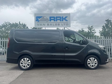 Renault Trafic 2.0 dCi Blue SL28 Sport Panel Van 5dr Diesel Manual L1 H1 Euro 6 (s/s) (130 2