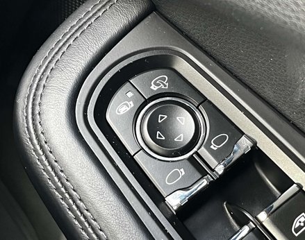 Porsche Macan 3.0 Macan S Semi-Auto 4WD 5dr 67