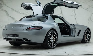 Mercedes-Benz SLS AMG GT 8