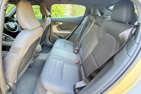 Polestar 2 BASE 33