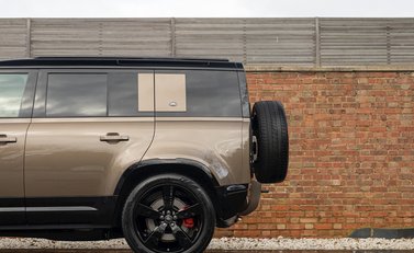 Land Rover Defender 110 X P400 30