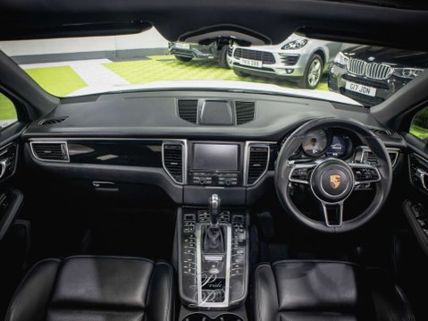 Porsche Macan 3.0 Macan S D Semi-Auto 4WD 5dr 34