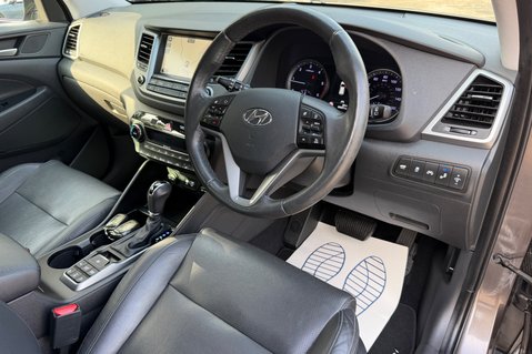 Hyundai TUCSON CRDI PREMIUM SE - 2 OWNERS - 10 HYUNDAI SERVICES  14