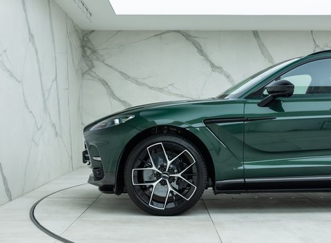 Aston Martin DBX 707 39