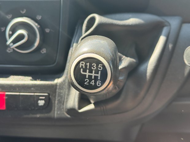 Citroen Relay XLWB L4H2 [SOLD KH] Medium Roof Enterprise 35 Air Con Sensors EURO 6 33