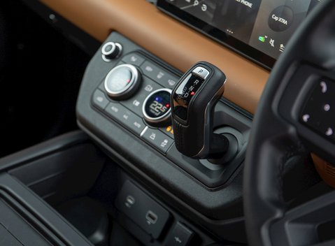 Land Rover Defender 110 X P400 22