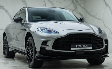 Aston Martin DBX 707 9